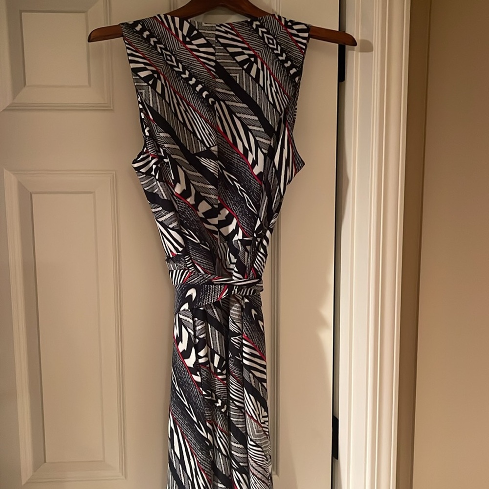 Blue and White Patterned Midi Dress - Picture 3 of 4